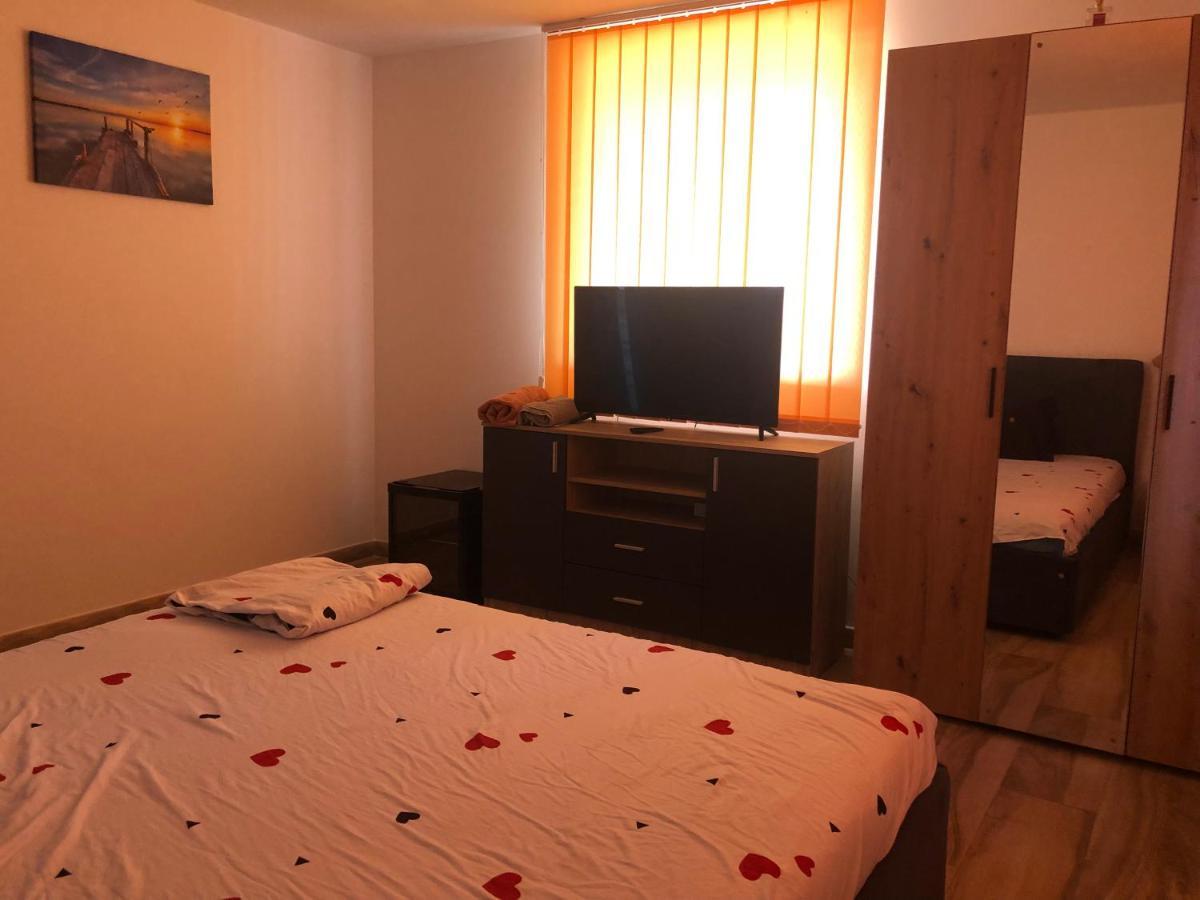 Hotel Vila Antonia à Costinesti Extérieur photo
